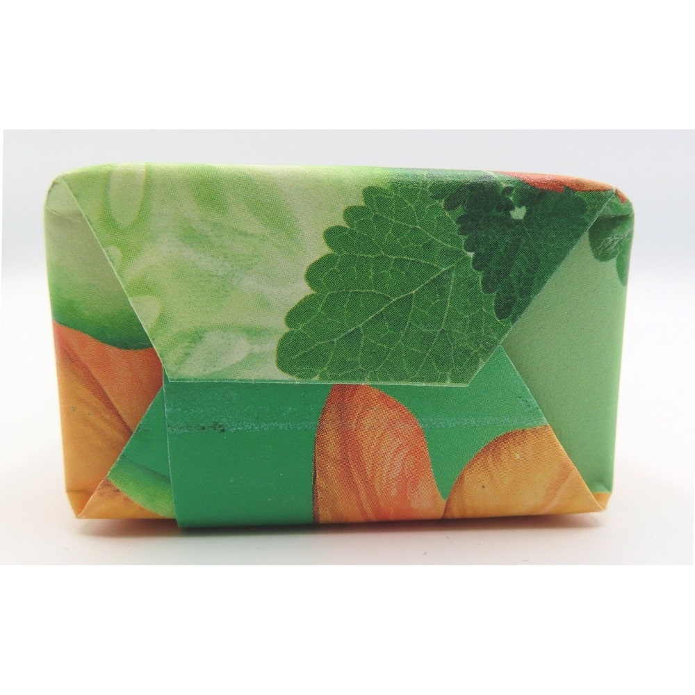 Bath & Body Works Cucumber Melon Shea Butter Cleansing Bar Soap 5 oz New - Picture 4 of 5